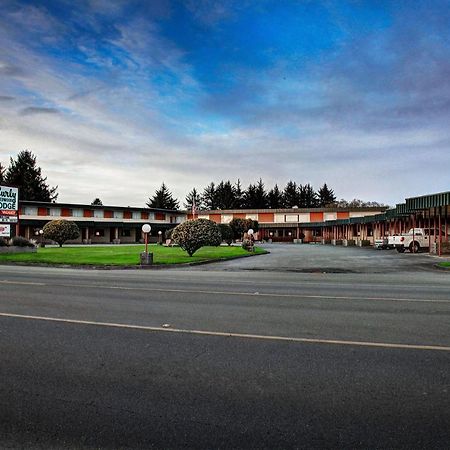 كريسينت سيتي Curly Redwood Lodge المظهر الخارجي الصورة