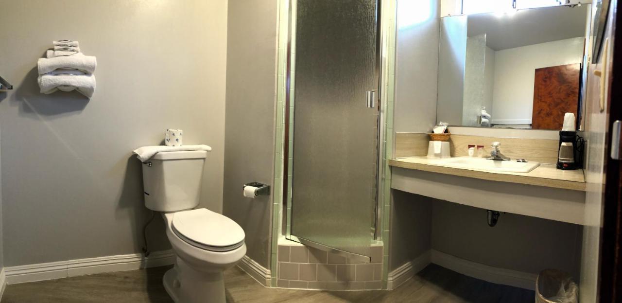 كريسينت سيتي Curly Redwood Lodge المظهر الخارجي الصورة