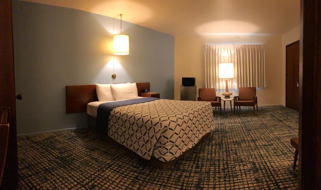 كريسينت سيتي Curly Redwood Lodge المظهر الخارجي الصورة