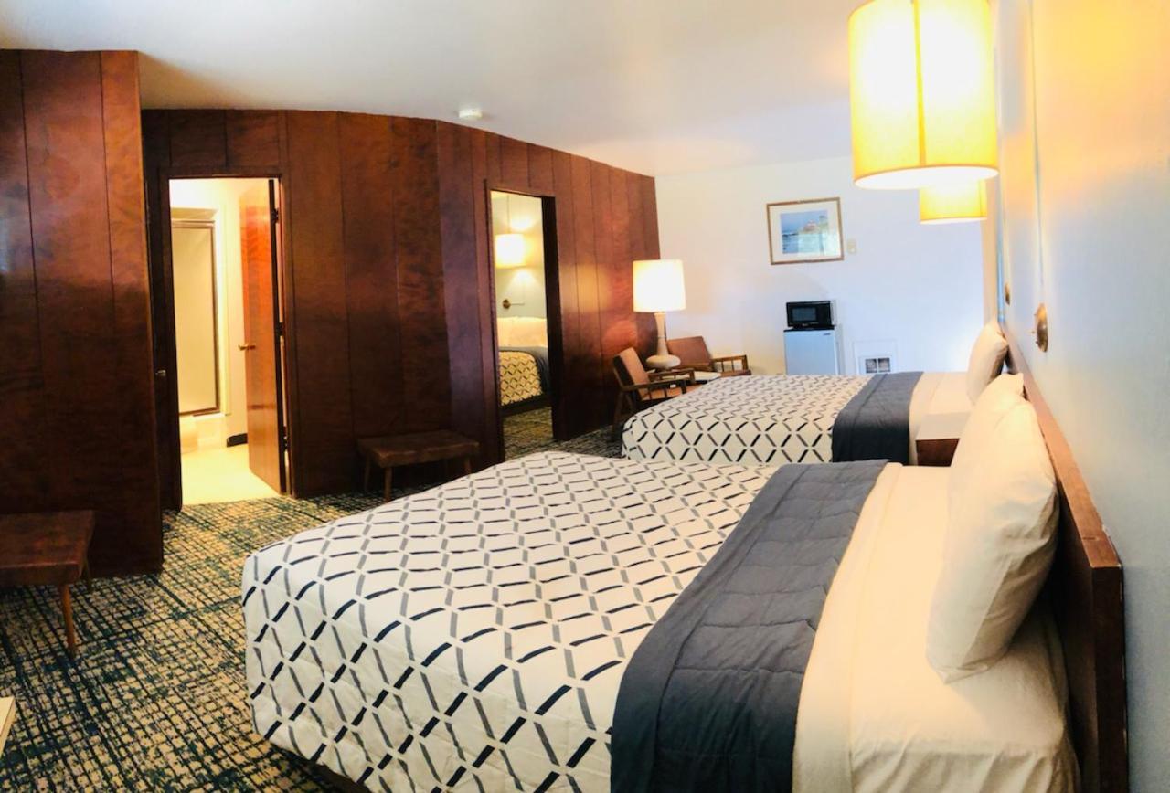 كريسينت سيتي Curly Redwood Lodge المظهر الخارجي الصورة