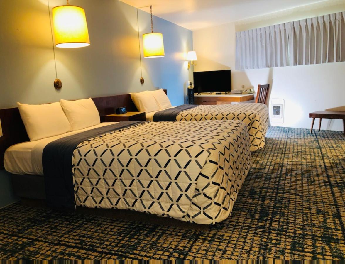 كريسينت سيتي Curly Redwood Lodge المظهر الخارجي الصورة