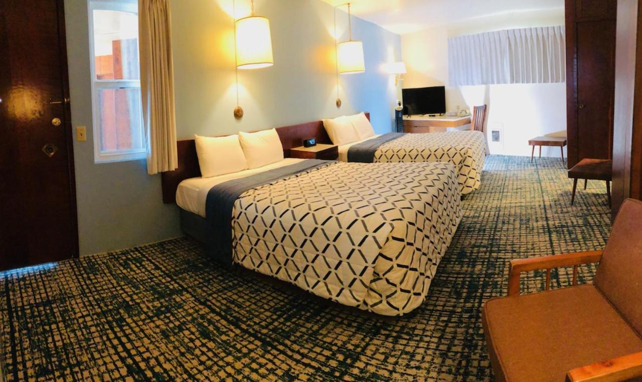 كريسينت سيتي Curly Redwood Lodge المظهر الخارجي الصورة